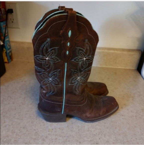 Justin Boots Shoes - Gorgeous Justin Boots Brown Leather Cowgirl Boots with Floral Embroidery
